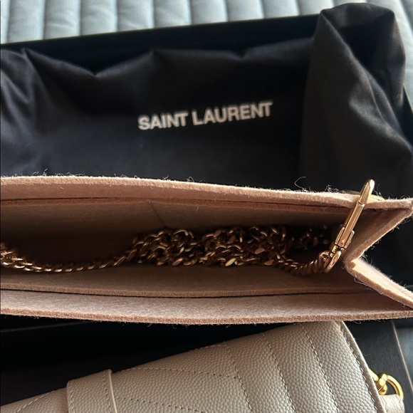 Elegant Cream Quilted Clutch - Picture 8 of 10